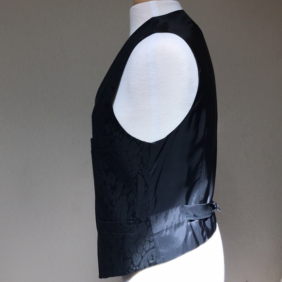 Vest - Picture 4 of 4